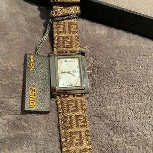 New in Box w/tags Authentic Fendi Monogram Women Watch